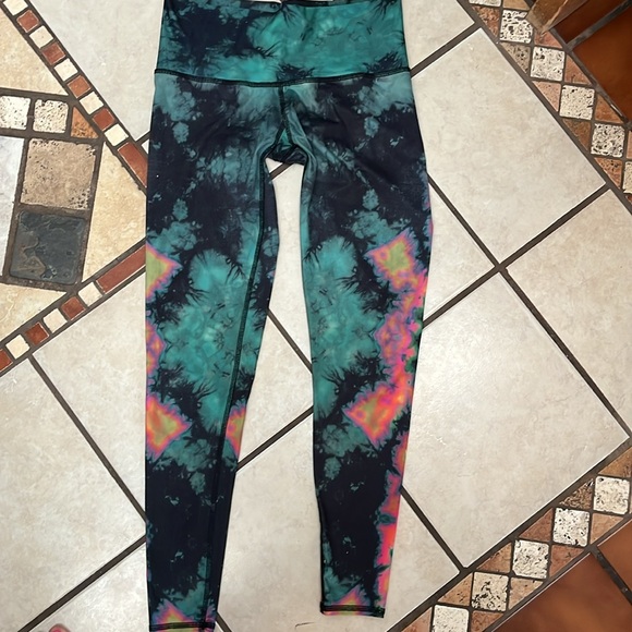 TEEKI Rare Eagle Feather leggings size M 🦅 🪶 💚 - Picture 3 of 5